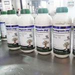 Mbushja e shisheve të lëngshme të pesticideve dhe linjë makinerie për kapëse